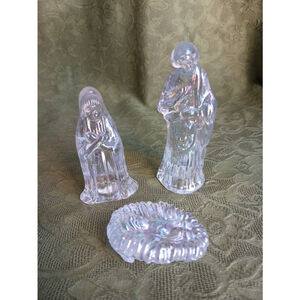 Vintage Silvestri Iridescent Glass Nativity Set 3 pc 4"